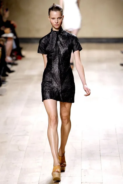 Look 17